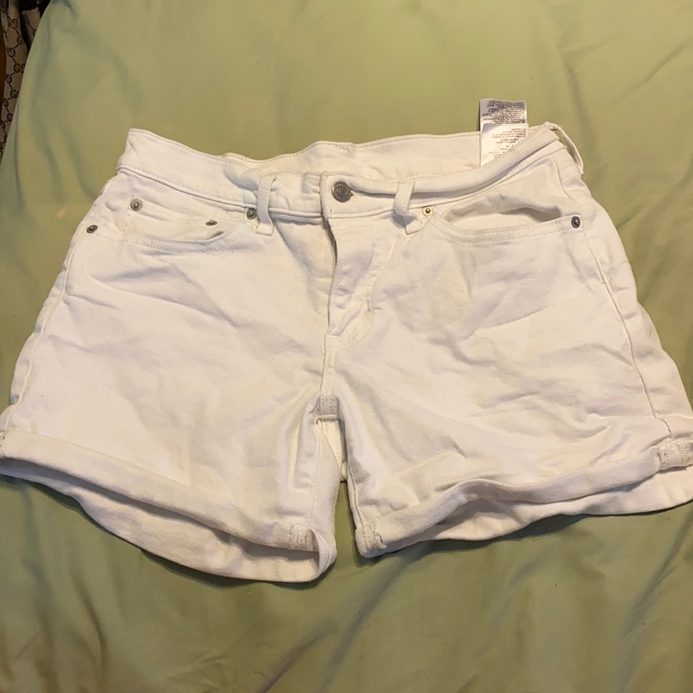 Levi’s White Jean Shorts - Picture 1 of 6